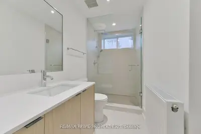 995 Dufferin Street Lower, Toronto, On M6h 4b2