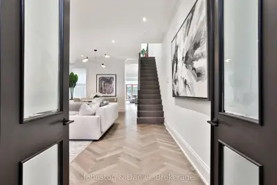 69 Sullivan Street, Toronto, On M5t 1c2