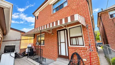34 Carus Avenue Upper, Toronto, On M6g 2a4