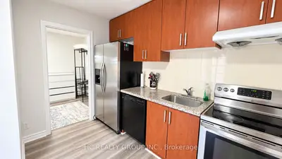 34 Carus Avenue Upper, Toronto, On M6g 2a4