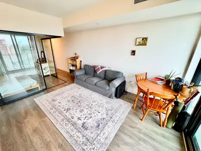 181 Sterling Road 1215, Toronto, On M6r 0b2