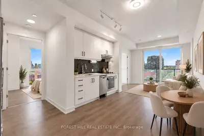 9 Tecumseth Street 807, Toronto, On M5v 0s5