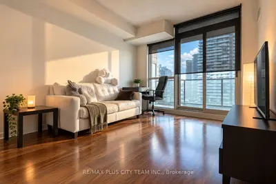 33 Bay Street 1502, Toronto, On M5j 2z3