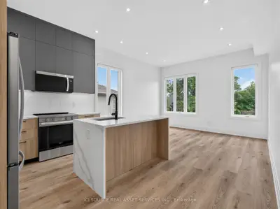 28 Norcross Road Unit 2, Toronto, On M3h 2r4