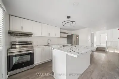 200 Bathurst Street, Toronto, On M5t 2r8