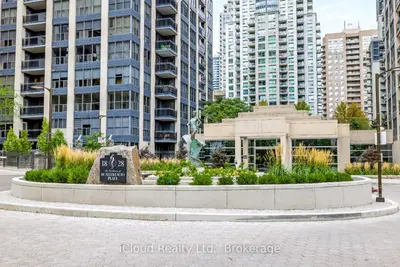18 Hollywood Avenue 800, Toronto, On M2n 6p5