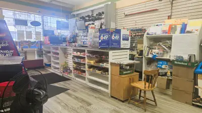 550 Sheppard Avenue W, Toronto, On M3h 2r9