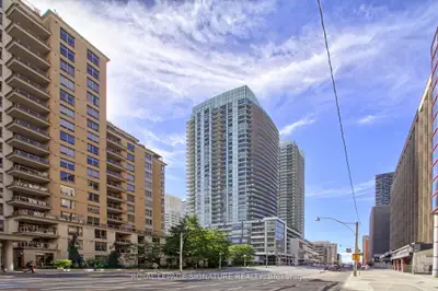 98 Lillian Street 1812, Toronto, On M4s 0a5