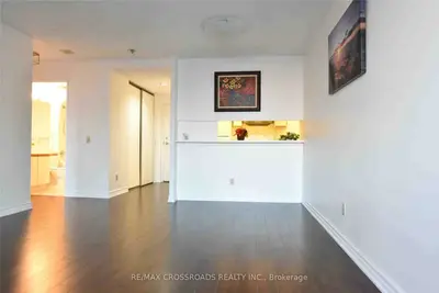 7 Bishop Avenue 1706, Toronto, On M2m 4j4