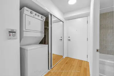 250 Wellington Street W 1436, Toronto, On M5v 3p6