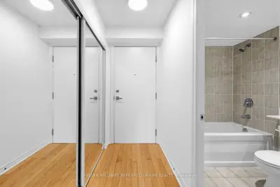 250 Wellington Street W 1436, Toronto, On M5v 3p6