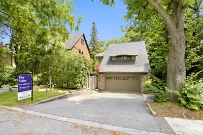 39 Glengowan Road, Toronto, On M4n 1g1