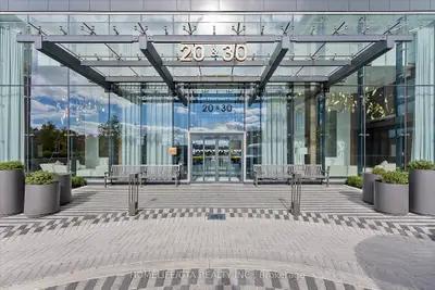 30 Inn On The Park Drive 206, Toronto, On M3c 0p7
