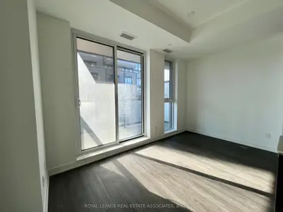 185 Alberta Avenue 409, Toronto, On M6c 1c5