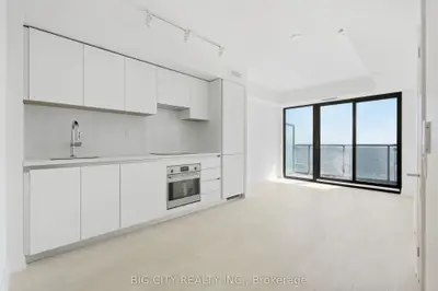 25 Frederick Todd Way 2201, Toronto, On M4g 4e8