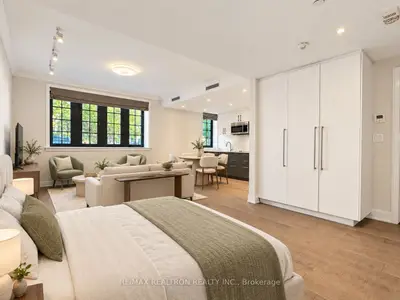 2 Clarendon Avenue 107, Toronto, On M4v 1h9