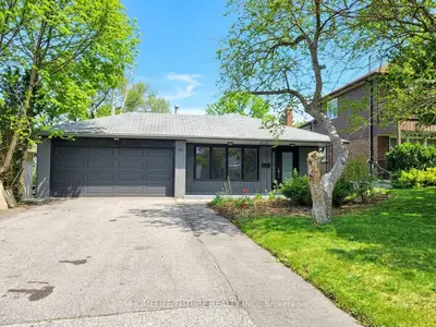 33 Oldborough Circle Bsmt, Toronto, On M2j 3a1