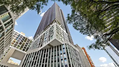 238 Simcoe Street 2403, Toronto, On M5t 1t4