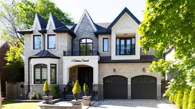 9 Calderon Crescent, Toronto, On M2r 2e4