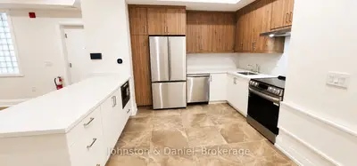 2579 Yonge Street 202, Toronto, On M4p 2j1