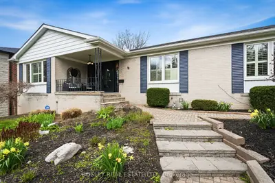 18 Tetbury Crescent, Toronto, On M3a 3g3