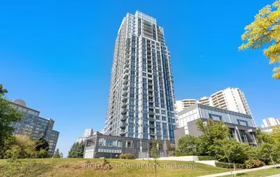 18 Graydon Hall Drive 2112, Toronto, On M3a 0a4