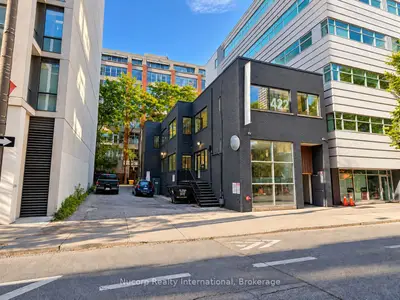 422 Adelaide Street W Second Floor, Toronto, On M5v 1s7