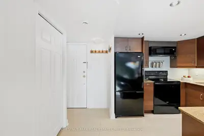 65 Scadding Avenue 211, Toronto, On M5a 4l1