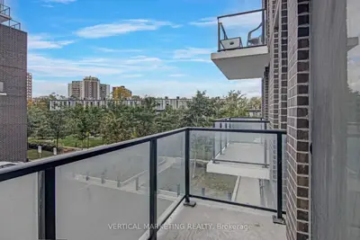 150 Fairview Mall Drive 204, Toronto, On M2j 0e7