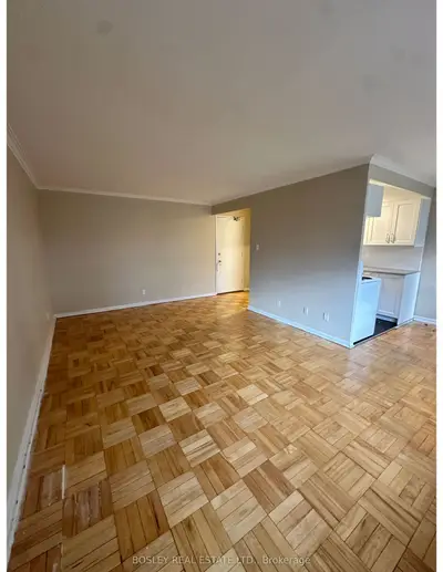 970 Eglinton Avenue E 210, Toronto, On M4g 2l8