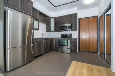 500 Sherbourne Street 703, Toronto, On M4x 1l1