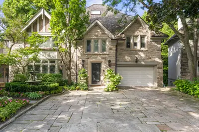 11 Ormsby Crescent, Toronto, On M5p 2v2
