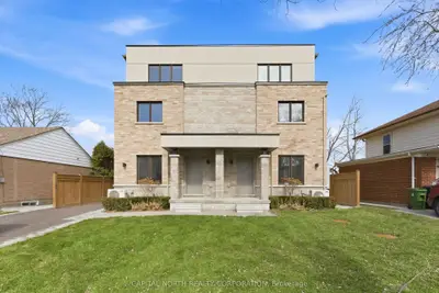 54b Touraine Avenue, Toronto, On M3h 1r2