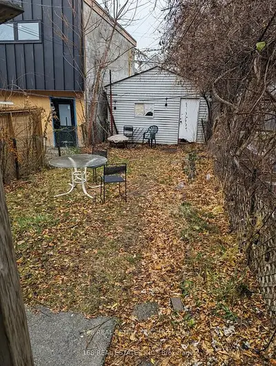 574 Palmerston Avenue 2 Nd Floor, Toronto, On M6g 2p7