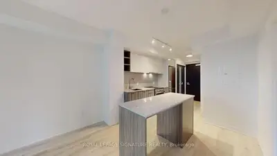 31 Tippett Road 543, Toronto, On M3h 0c8
