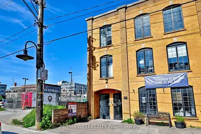 31 Atlantic Avenue Upper, Toronto, On M6k 3e7