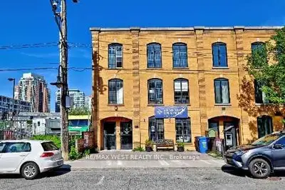 31 Atlantic Avenue Upper, Toronto, On M6k 3e7