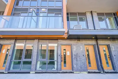 65 Curlew Drive 197, Toronto, On M3a 2p8