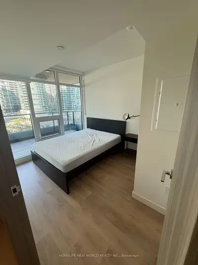 1 Concord Cityplace Way 502, Toronto, On M5v 0x3