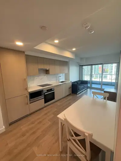 1 Concord Cityplace Way 502, Toronto, On M5v 0x3