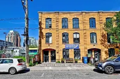 31 Atlantic Avenue, Toronto, On M6k 1e3