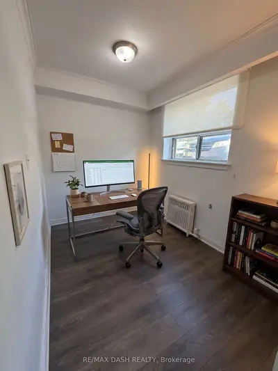 50 Neptune Drive B1, Toronto, On M6a 1x1
