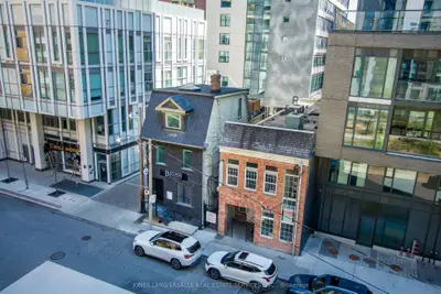 75 Mutual Street, Toronto, On M5b 2a9