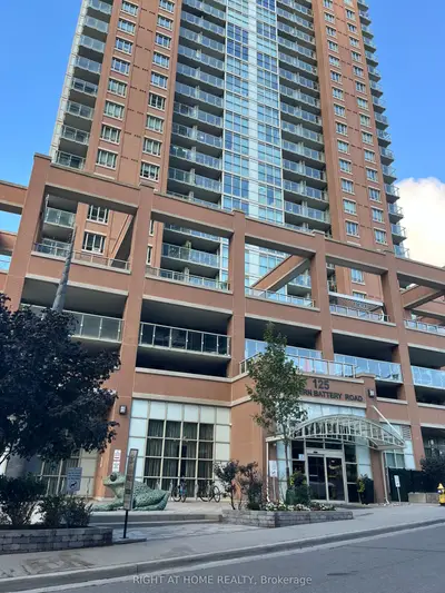 125 Western Battery Road 2003, Toronto, On M6k 3r8