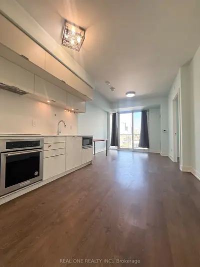 80 Vanauley Street 610, Toronto, On M5t 0c9