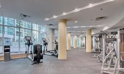 12 Yonge Street 408, Toronto, On M5e 1z9