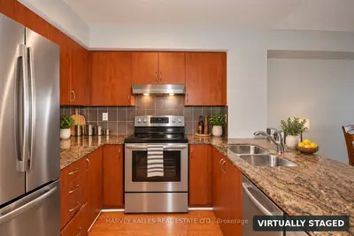 225 Wellesley Street E 313, Toronto, On M4x 1g1