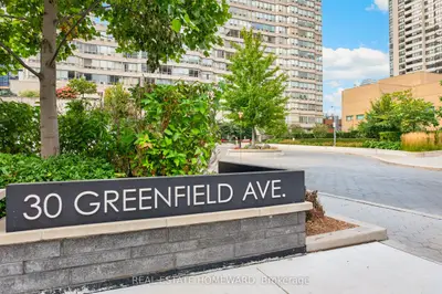 30 Greenfield Avenue 1803, Toronto, On M2n 6n3