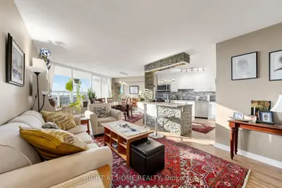 15 Vicora Linkway 1116, Toronto, On M3c 1a8