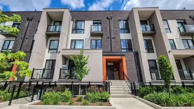 10 Marquette Avenue 8, Toronto, On M6a 1x9